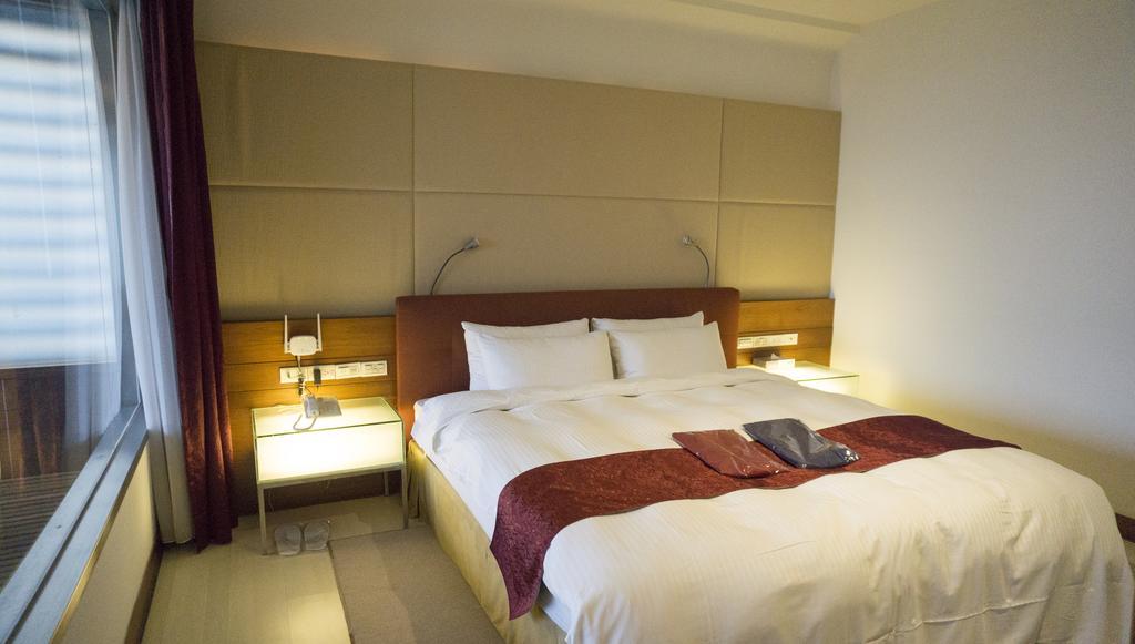The Mountain Star Apartment Taipei Exterior photo